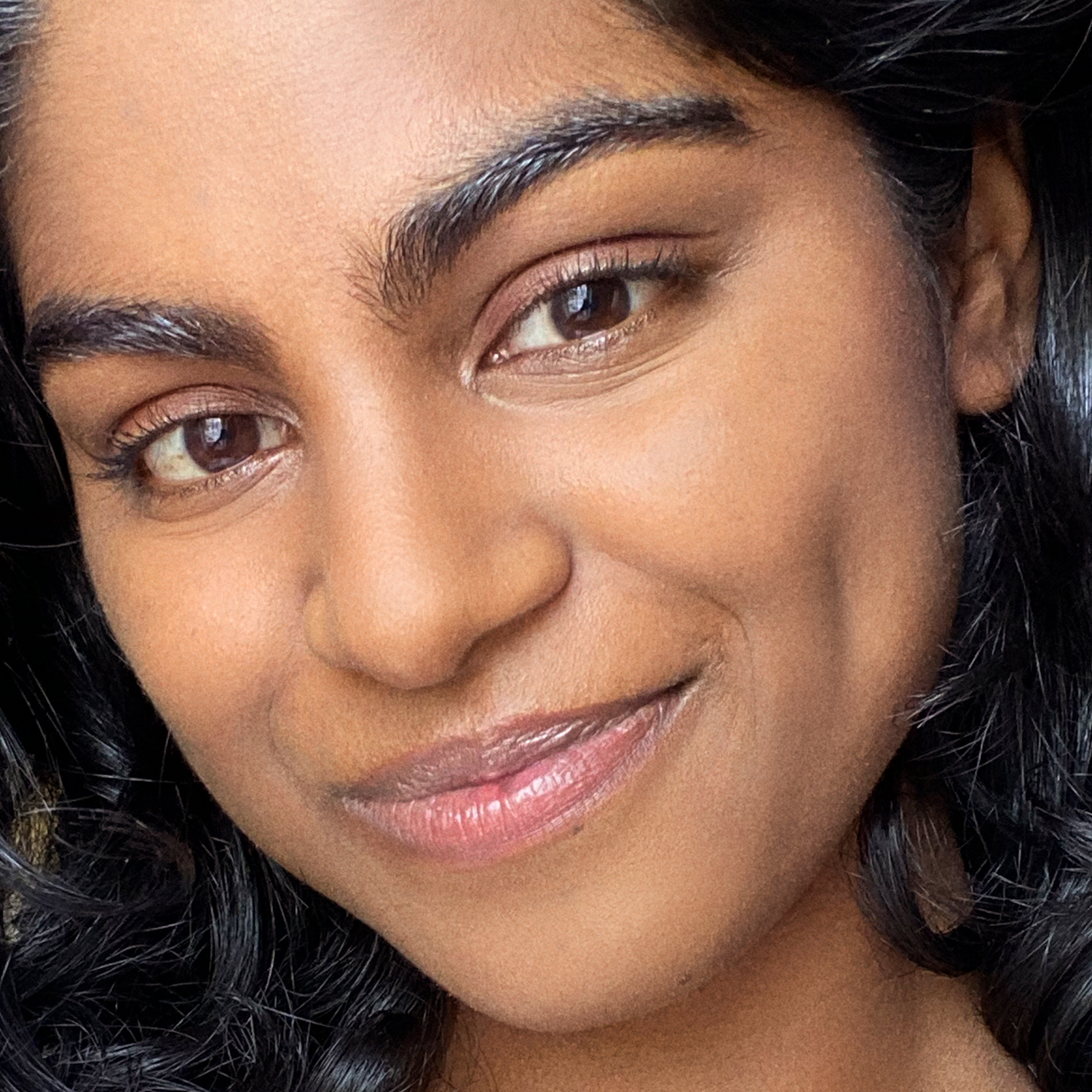 LIQUID TOUCH BRIGHTENING CONCEALER (CORRECTOR)